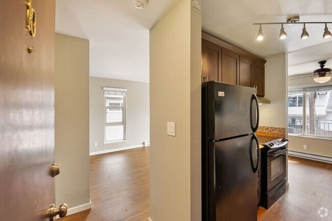 Building Photo - Discover North Beacon Hill's Charming 1-Be... Unit 3 Rental