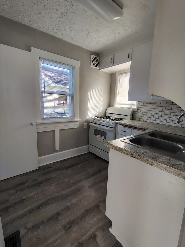 Photo - 1607 N Church St