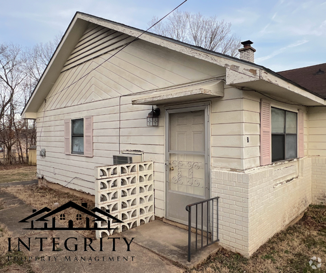 Building Photo - Newly Renovated Duplex Rental