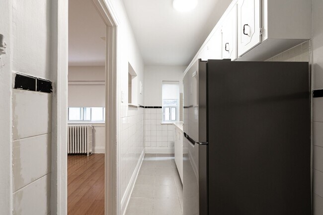 Photo - 118 Roncesvalles Ave