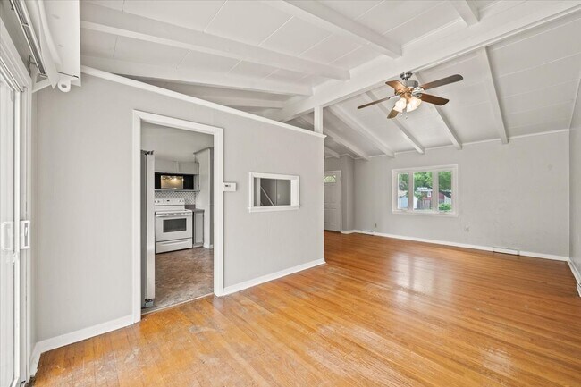 Photo - 4603 S Willis Ave