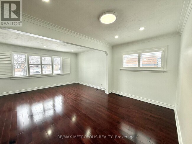 Photo - 45 Kingsdown Dr