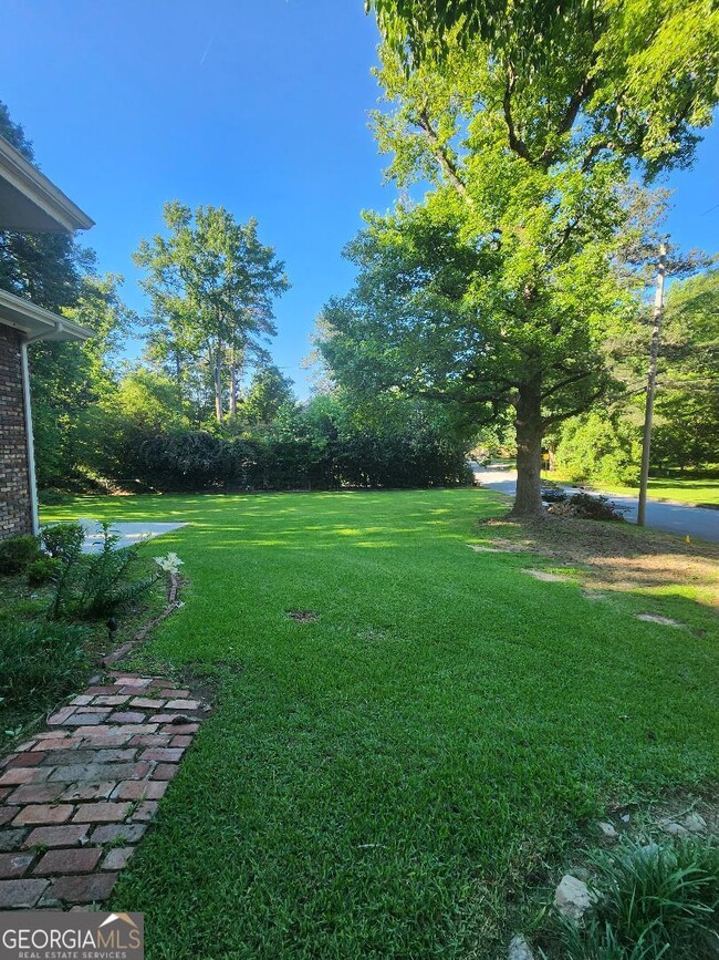 Photo - 302 Kelso Dr SW