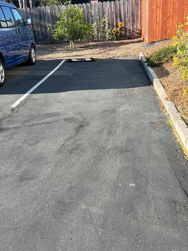 Photo - 2674 Christine Oaks