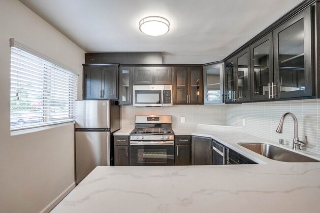 Photo - Apartments close to Downtown LA with Gym, BBQ Area, Laundry Facilities and More!