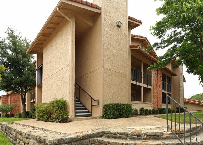 Building Photo - Calloway at Las Colinas Rental