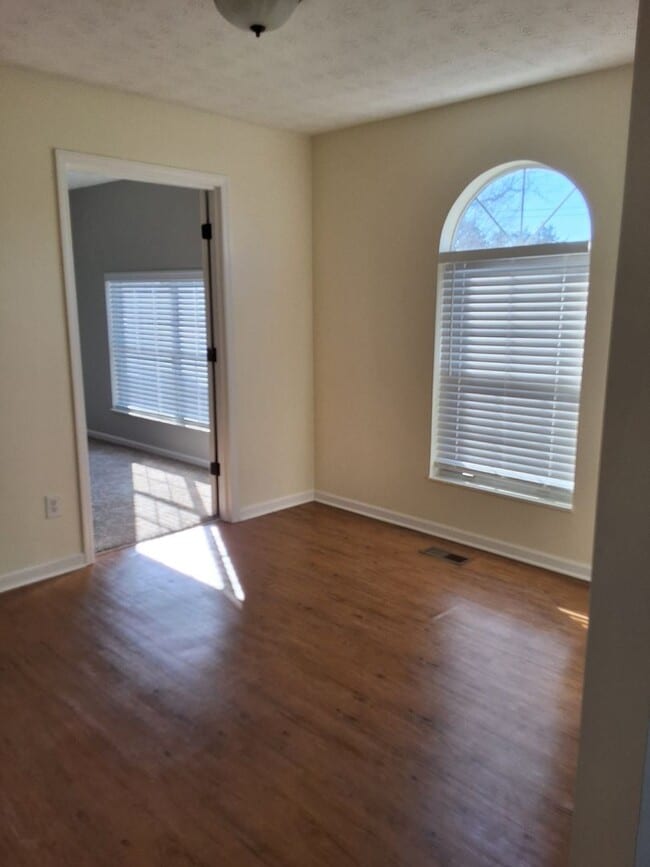 Photo - Strawberry Plains, 37871 - 3 bedroom, 2 bath home - Contact Sharon Arnwine (865) 313-7215