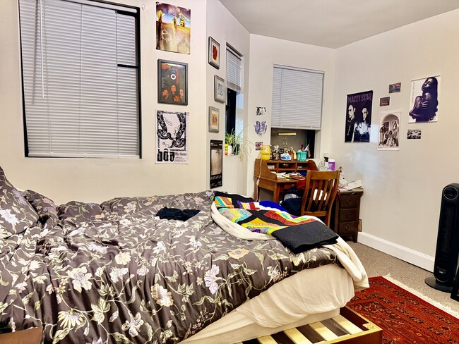 Photo - 833-835 Beacon St. Unit B Unidad B