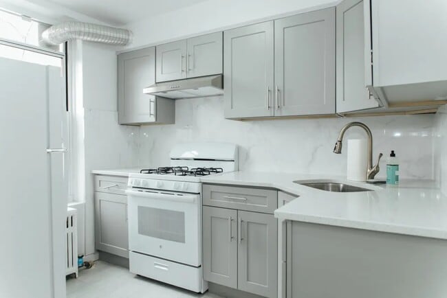 Photo - Furnished room/NOT APARTMENT Unit 3FL