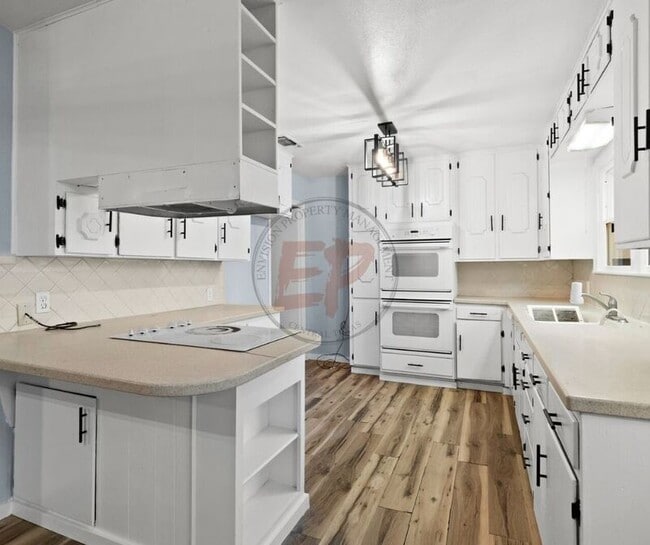 Photo - 828 N 43rd St