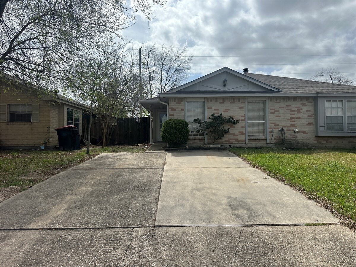Photo - 6939 Greenyard Dr