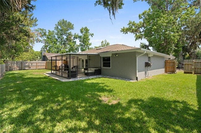 Photo - 909 Bentwood Ln