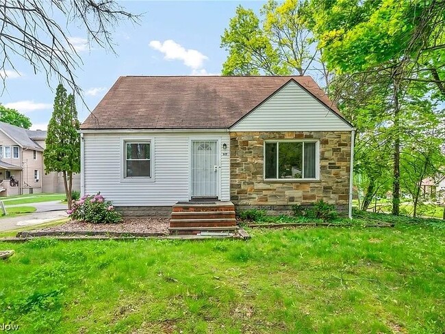 Photo - 1574 East Ave