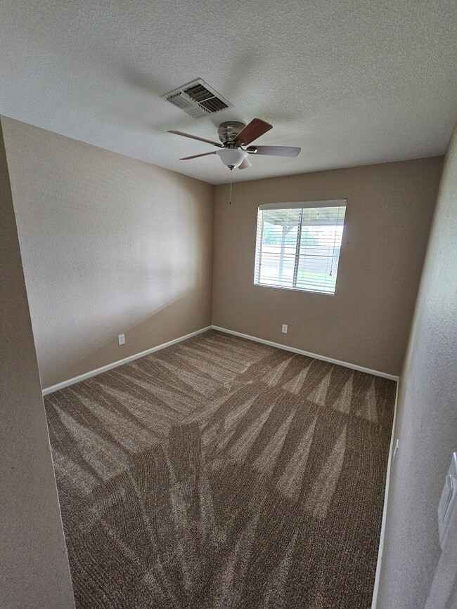 Photo - 4945 E Fox St