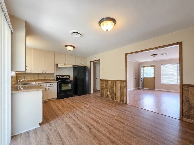 Photo - 1204 Connell Dr
