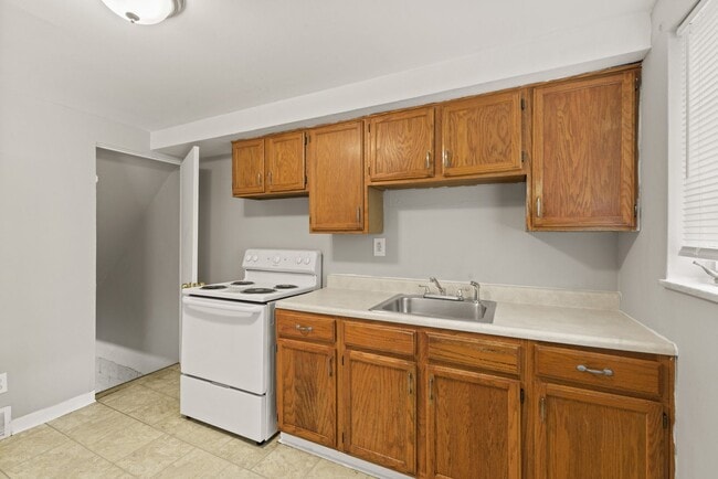 Building Photo - 462-464-464 Idlewood Rd Unit 462 Idlewood Rd Rental