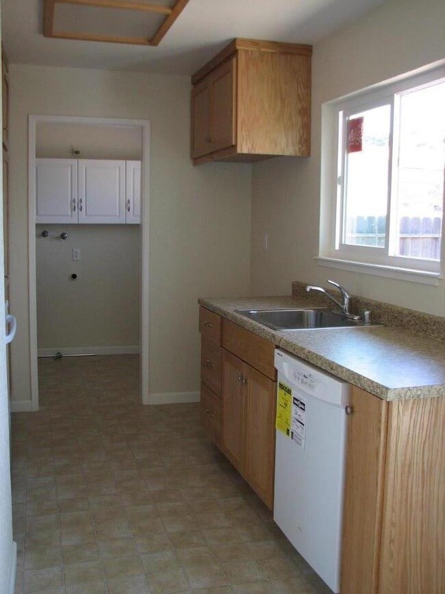 Building Photo - 270 Lindo Ln Rental