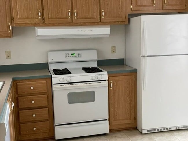 Photo - 273 Miriam Way