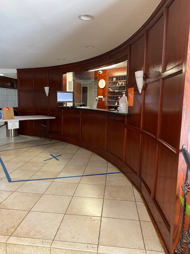 Photo - 922 24th St NW Unit 819