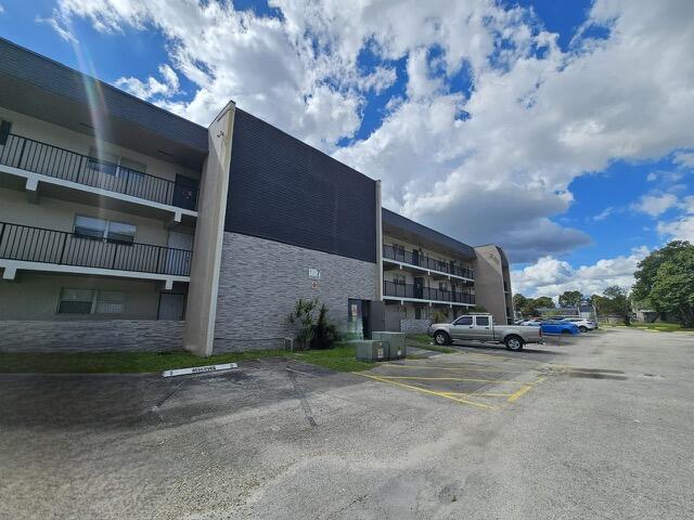 Building Photo - 7910 S Colony Cir Unit 301