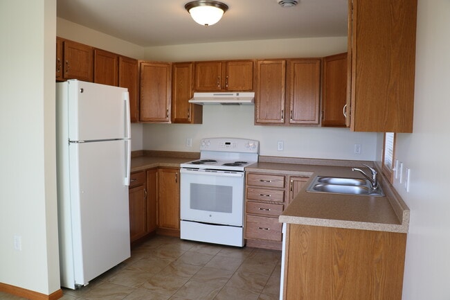 Kitchen - 2108 Arlington Trl Unit 4