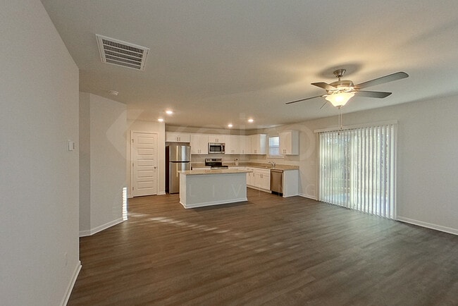 Photo - 120 Western Red Cedar Dr