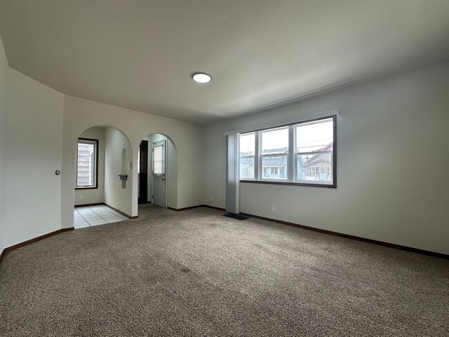 Photo - 1913 Madison St