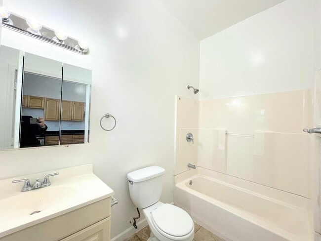 Photo - 2745 Pestalozzi St Unit 2W