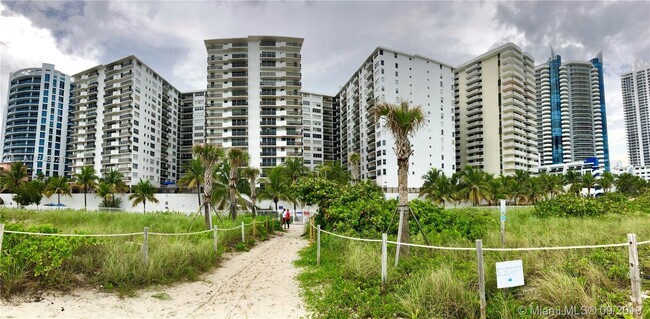 Building Photo - 6039 Collins Ave Rental