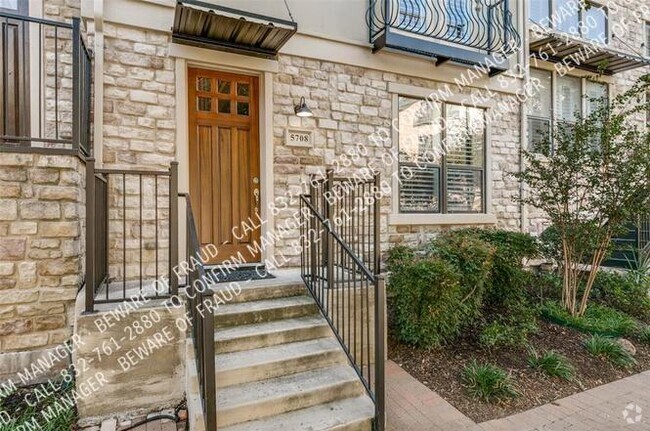 Building Photo - Beautiful 3-story Townhome in Heart of Leg...