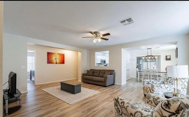 Photo - 13502 W Young St