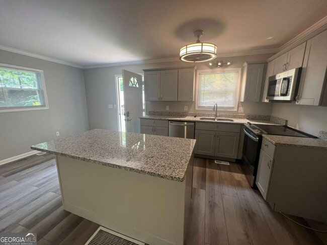 Photo - 3473 McKenzie Dr