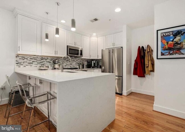 Building Photo - 1515 11th St NW Unit 2-2