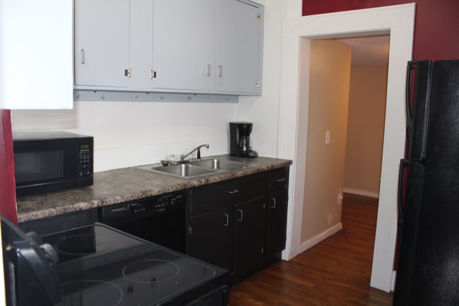 Photo - 1602 Dixon St