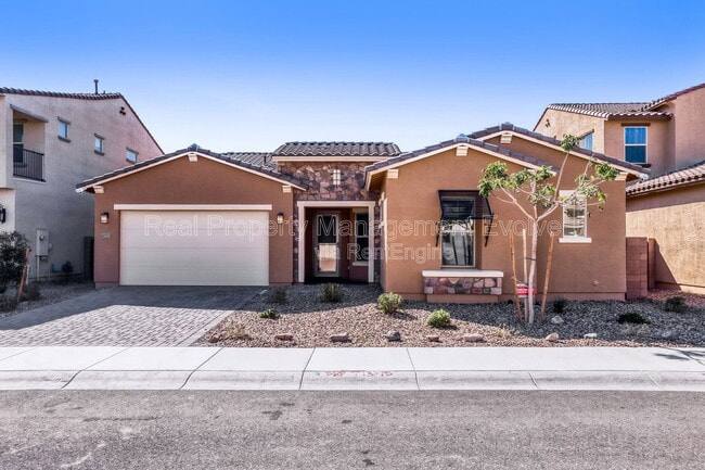 Building Photo - 8723 W Vista Ave