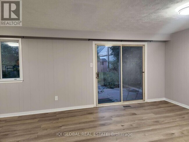 Photo - 2143 Linby St