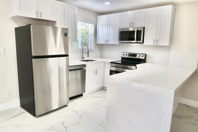 Photo - 110 SW 20th Ave