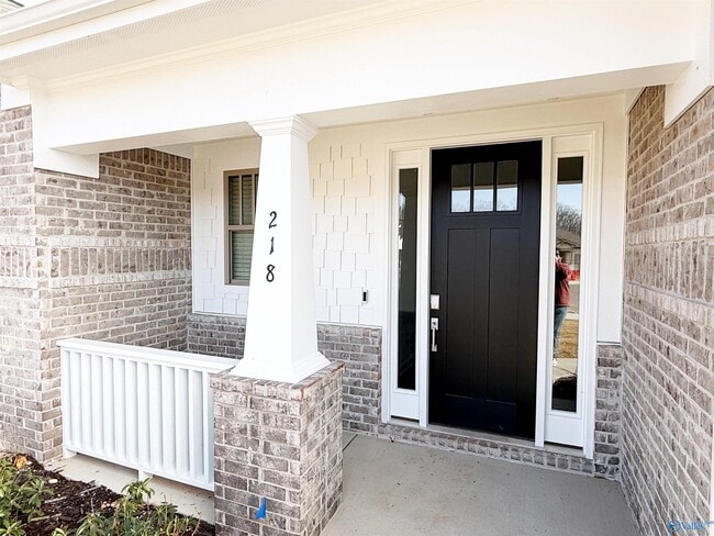 Photo - 218 Stockyard Cir