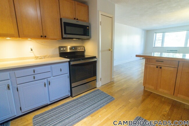 Building Photo - 11 Cogswell Ave Rental
