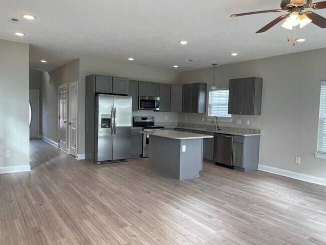 Photo - 302 71st Ave N