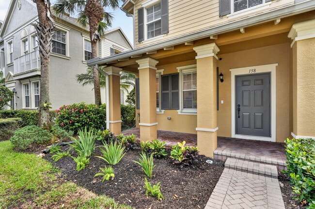Photo - 158 W Thatch Palm Cir
