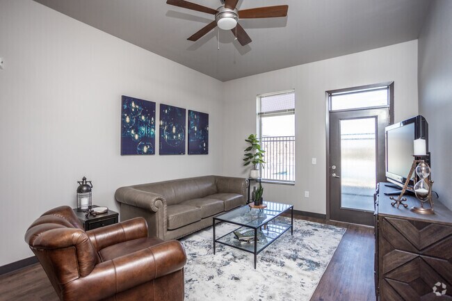 1BR, 1BA - 679 SF