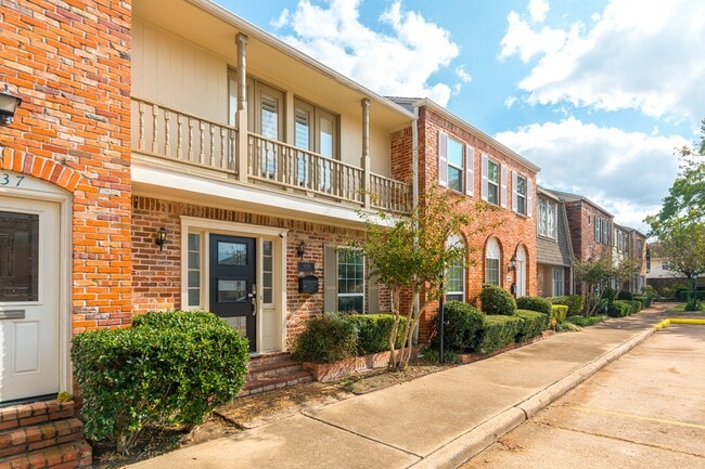 Photo - 6339 Del Monte Dr Unidad 95