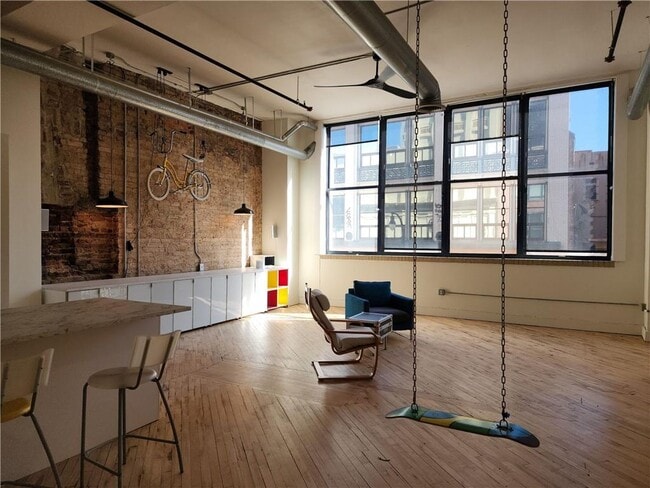 Photo - 87 Peachtree St SW Unidad 205