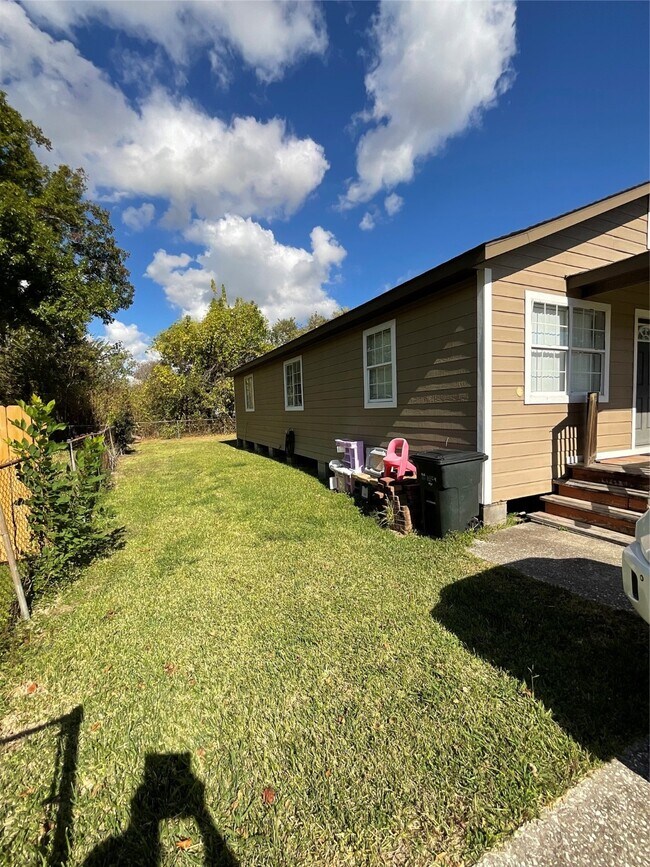 Photo - 2515 Harris St