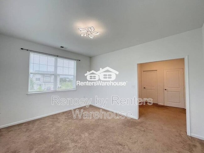 Building Photo - 1713 Dresdon Ln