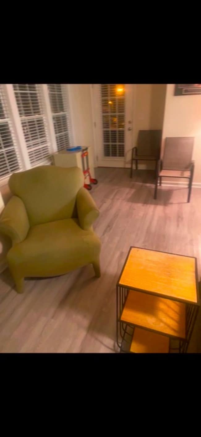 Sala de estar - 4345 Cedarcroft Ct Unidad 1A