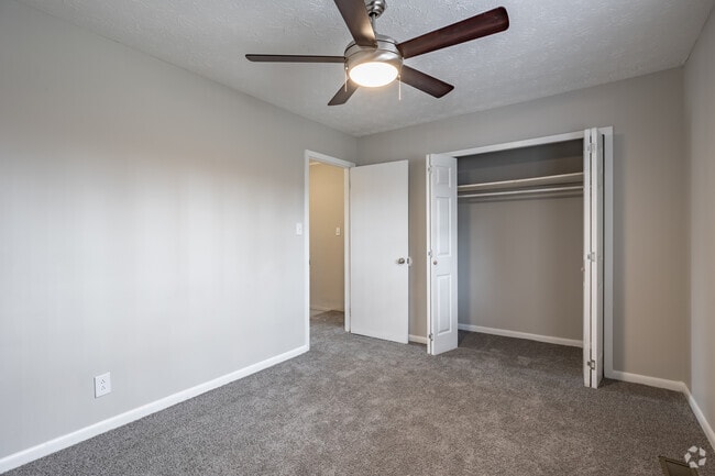 2BR, 1.5BA - 1015SF