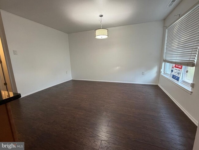 Building Photo - 7601 Crittenden St