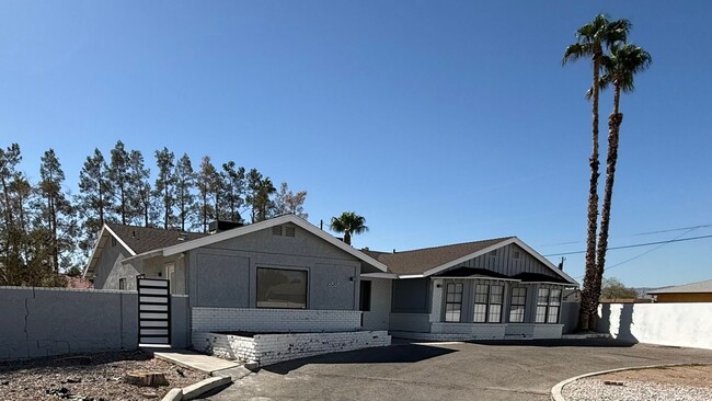 Furnished Ranch-Style Home with Casita – O... - Furnished Ranch-Style Home with Casita – O...